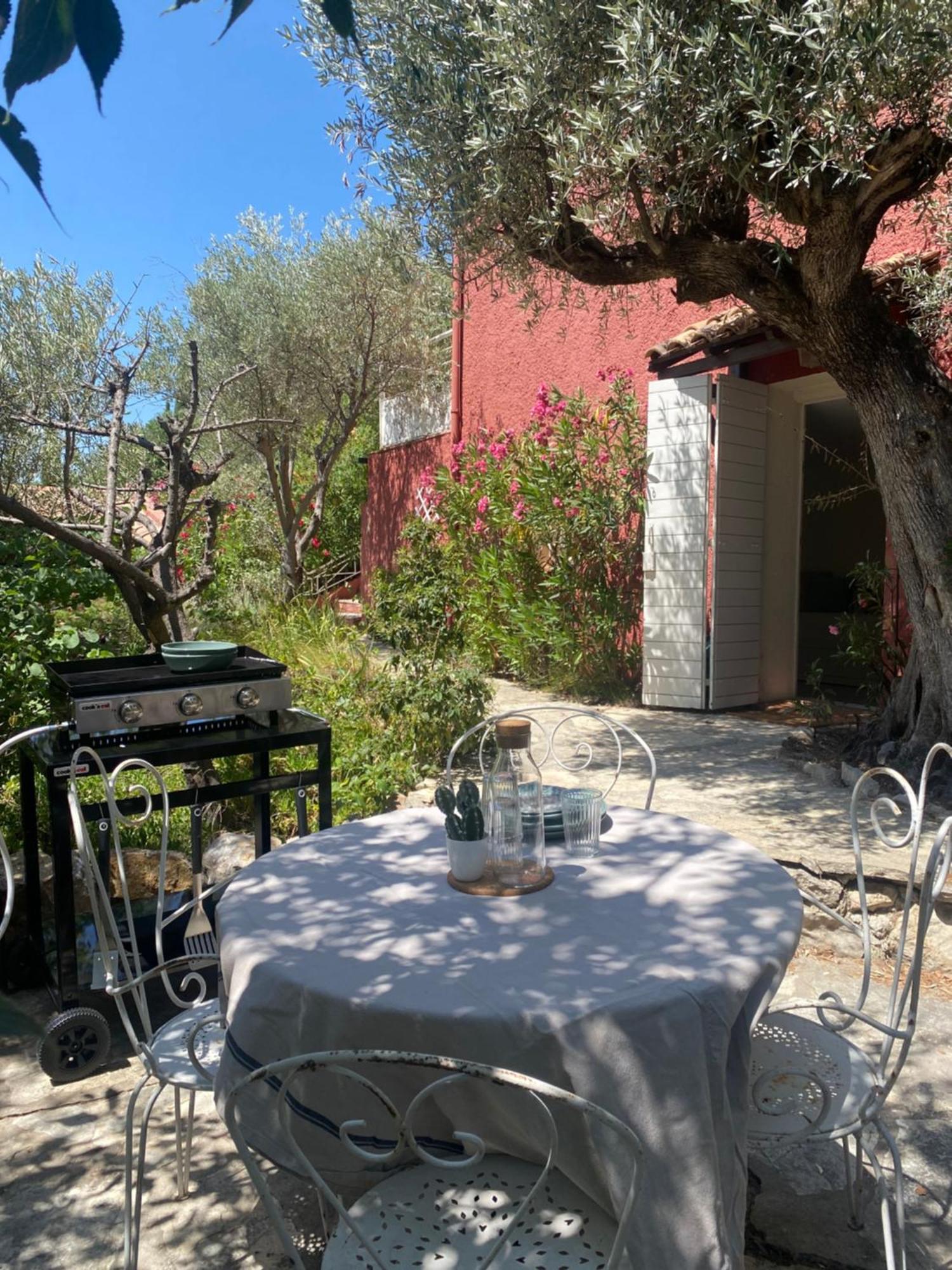 Ferienwohnung L'Oliveraie Du Revest Le Revest-le-Eaux Exterior foto